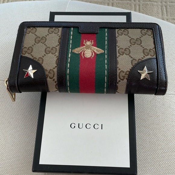 Authentic Gucci Embroidered-Face Zip Wallet.  Pre owned.  Good condition. - Picture 1 of 13